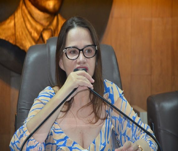 Sem a interferência de Romero ou Bruno, Ivonete articula e avança na disputa pelo comando da Câmara de CG