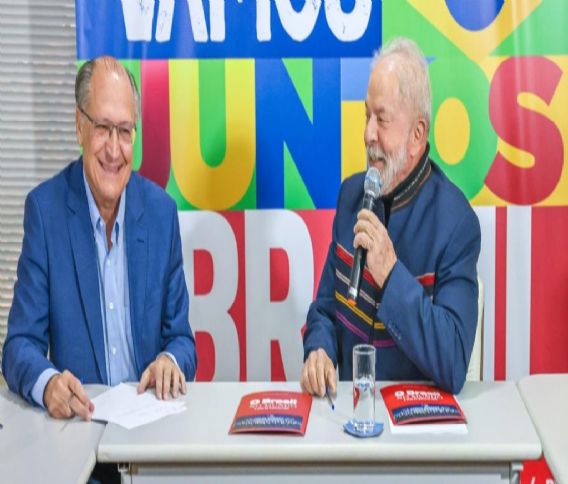 Lula e Alckmin se reúnem em São Paulo para definir equipe de transição e mudanças no Orçamento