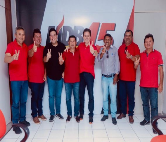 Prefeito do PSDB e vice-prefeito do PSD declaram apoio à pré-candidatura a governador de Veneziano