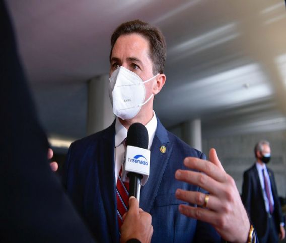 Ação de Veneziano pode beneficiar 1 milhão de recém formados