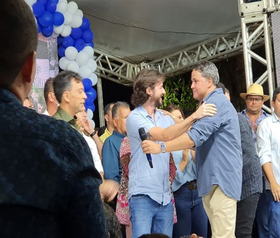 Pedro e Efraim Filho oficializam união e a ‘chapa da juventude’