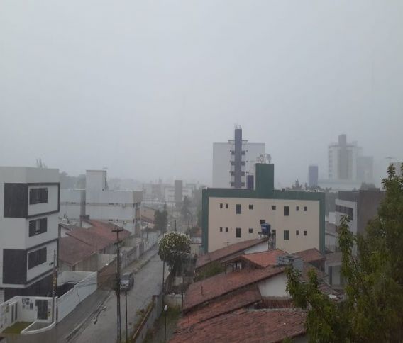 Santa Rita registra maior volume de chuvas na Paraíba; hospital alaga no Sertão